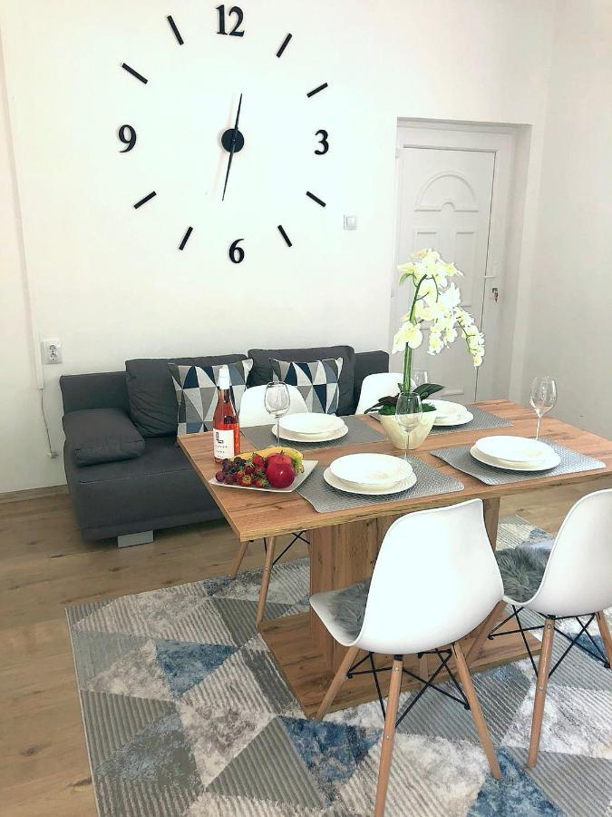 Belvarosi Lux Apartman วาชาโรชนาเมนี ภายนอก รูปภาพ