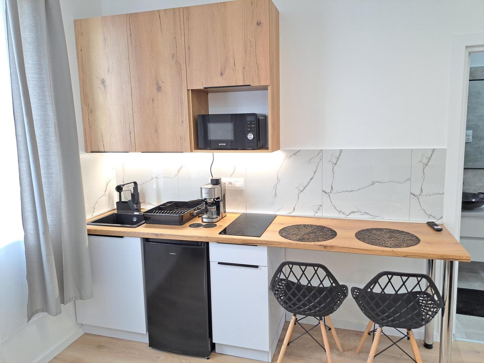 Belvarosi Lux Apartman วาชาโรชนาเมนี ภายนอก รูปภาพ