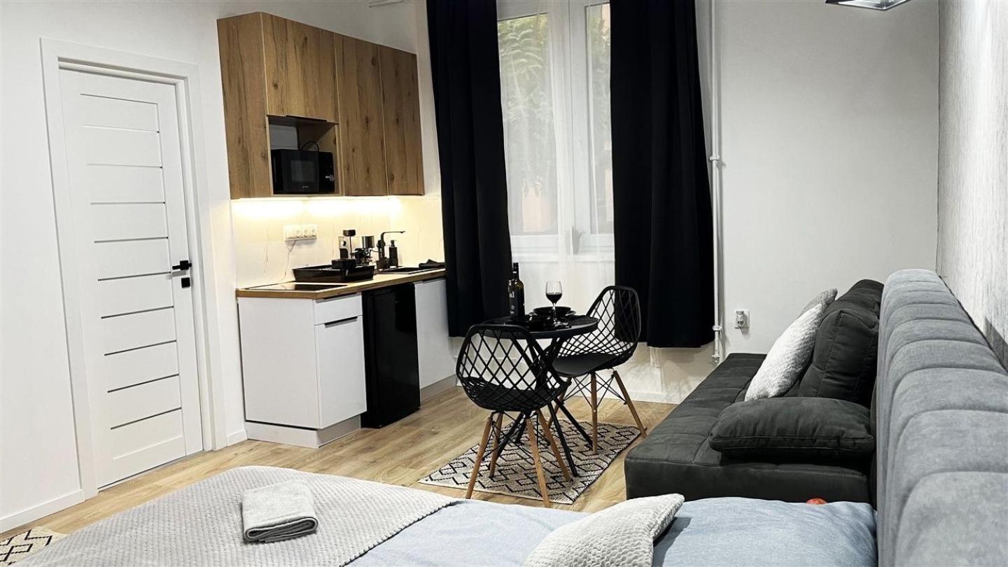 Belvarosi Lux Apartman วาชาโรชนาเมนี ภายนอก รูปภาพ